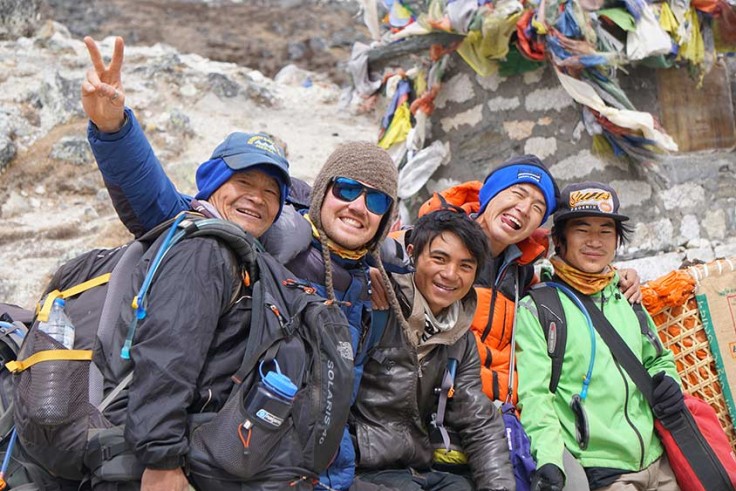 DK-and-the-Sherpas-en-route-to-Everest-Base-Camp-Edward-Dunne-EBC-May-2014.jpg