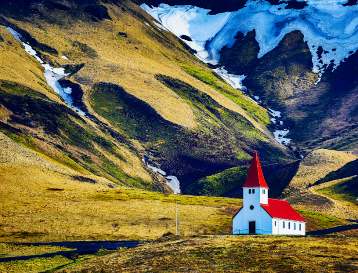 Iceland%20%28from%20canva%29.png