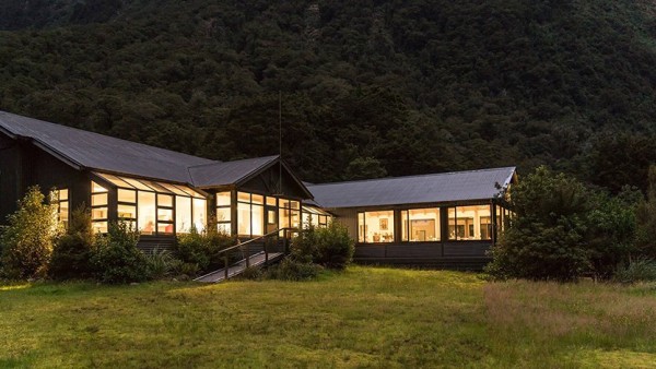 milford track huts